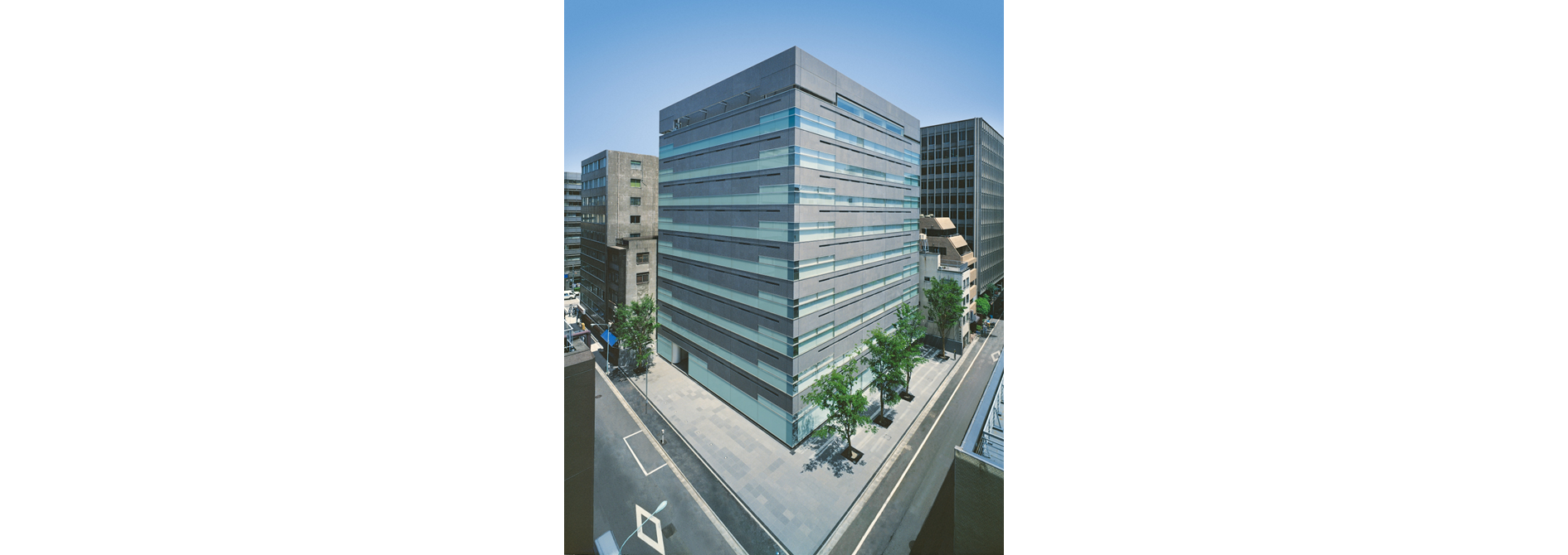 トリイ日本橋ビル外観