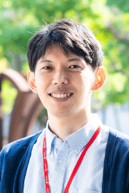 先輩社員