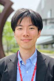 先輩社員