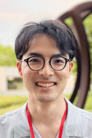 先輩社員