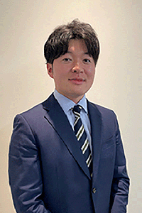 先輩社員